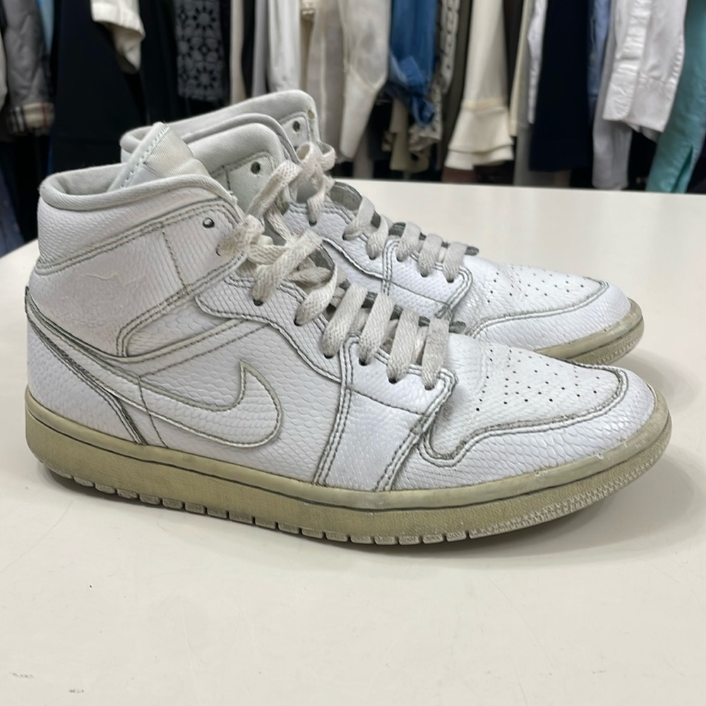 Women’s Air Jordan 1 MID